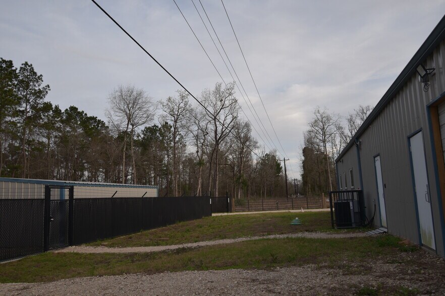 More Photos Of 11395 FM 2432 Rd, Willis Light Manufacturing For Sale