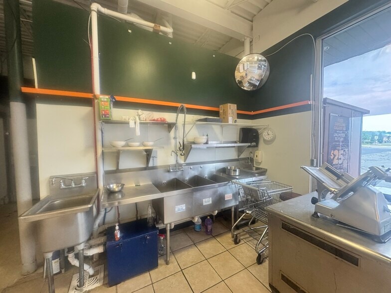 More Photos Of 5930 Fairfield Rd, Oxford Freestanding For Sale