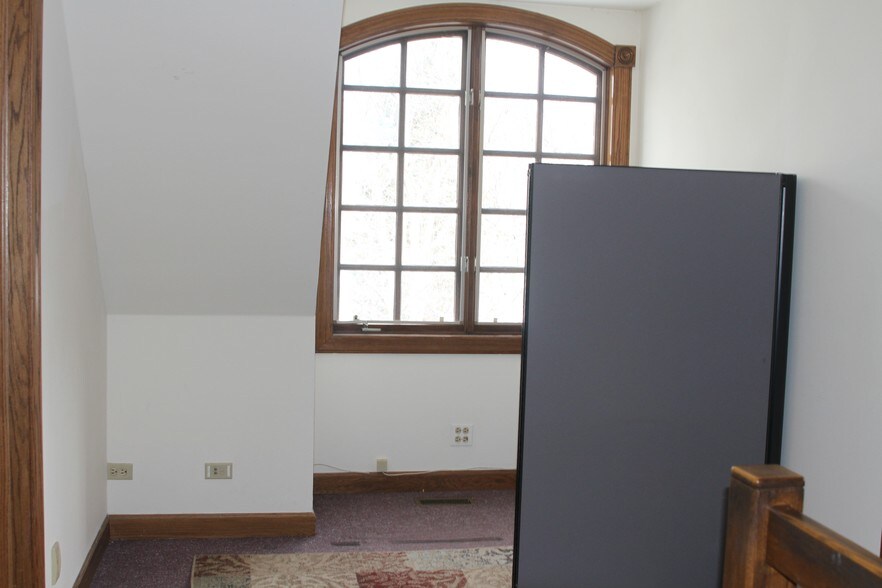 More Photos Of 201 E Dundee Rd, Palatine Office For Sale
