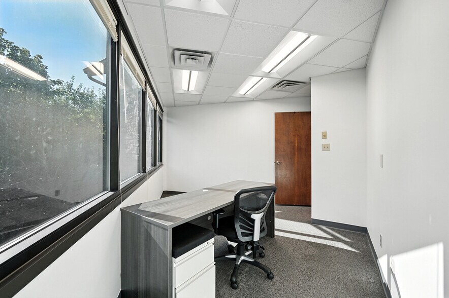 More Photos Of 5636 Bridgetown Rd, Cincinnati Medical For Sale