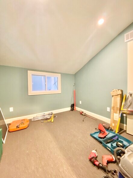 More Photos Of 8329 Delaware Ave, Upper Darby Service For Sale