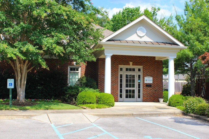 More Photos Of 4031 Balmoral Dr, Huntsville Medical For Lease