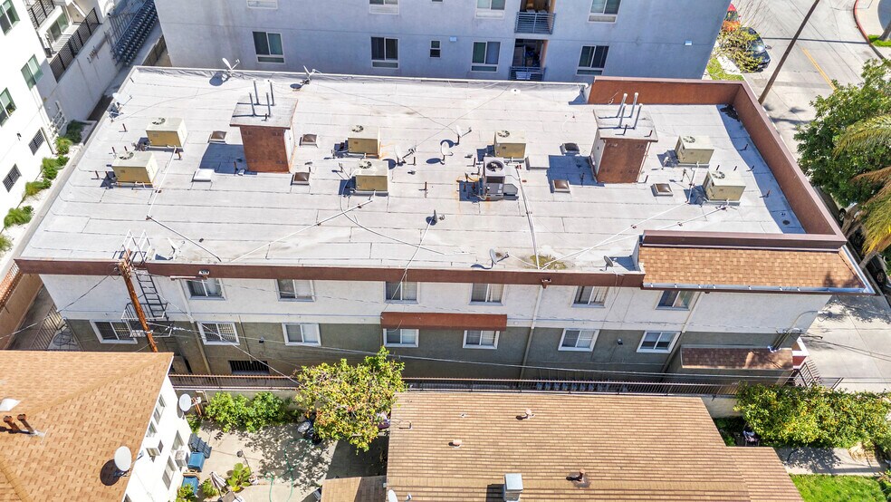 More Photos Of 11063 Cumpston St, North Hollywood Apartments For Sale
