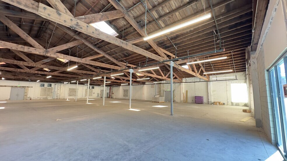 More Photos Of 617 W Central Blvd, Orlando Warehouse For Lease
