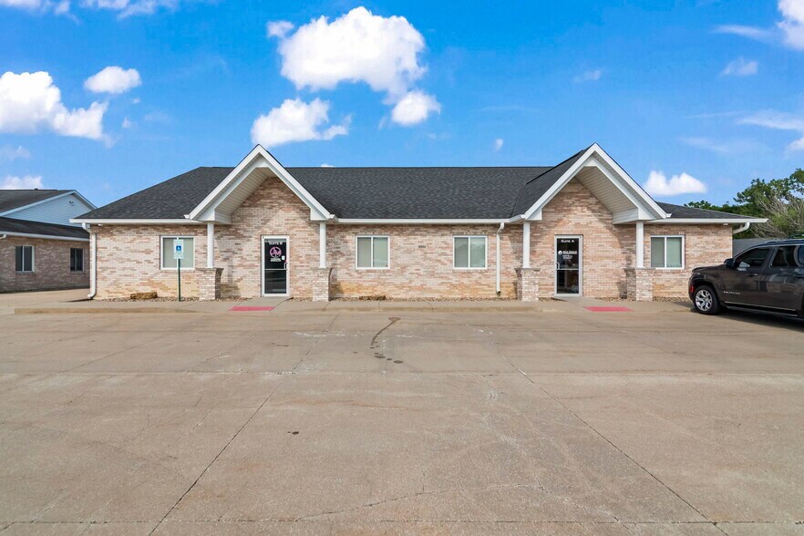 Primary Photo Of 3901 Pintail Dr, Springfield Office For Sale