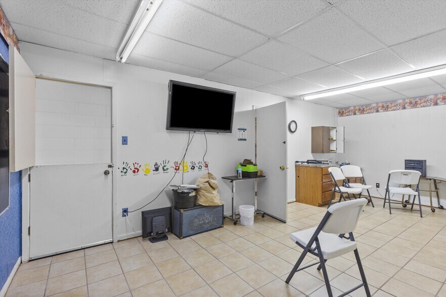 More Photos Of 201 Ragland St, Palestine Religious Facility For Sale