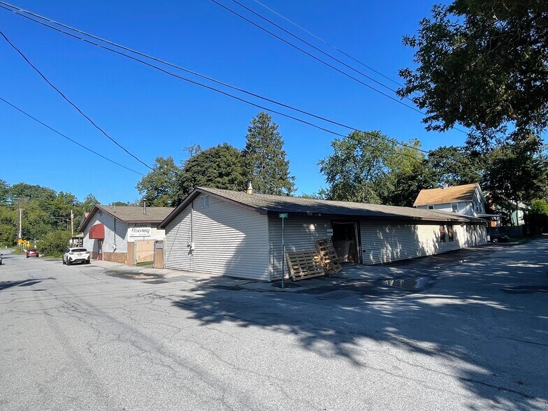 More Photos Of 506 River Rd, Staatsburg Storefront Retail Office For Sale