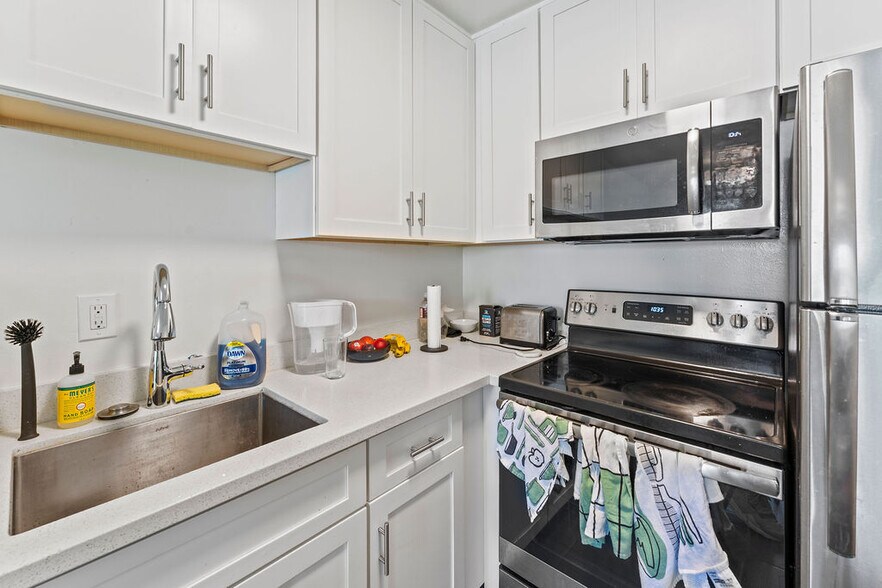 More Photos Of 2427 McKinley Ave, Berkeley Apartments For Sale