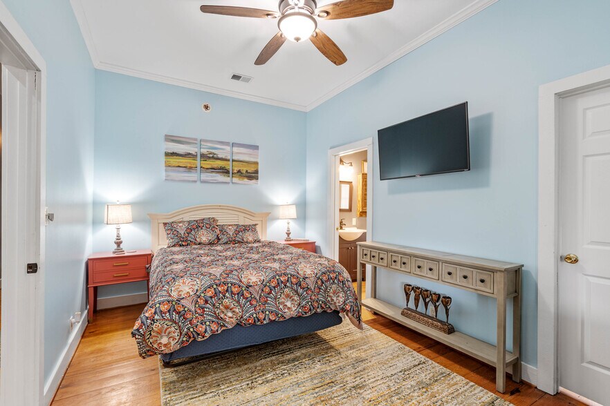 More Photos Of 925 10th St, Port Royal Restaurant For Sale