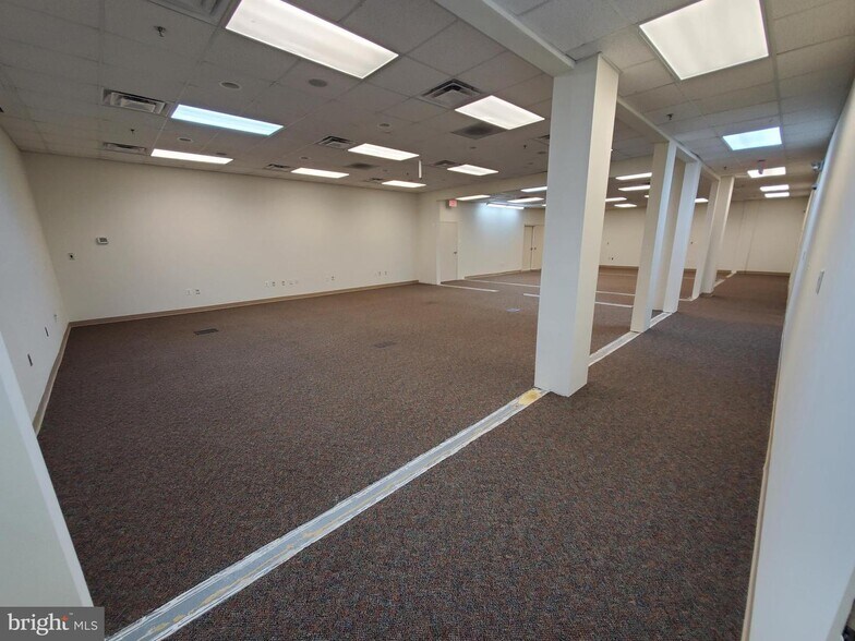 More Photos Of 3619 Richmond Hwy, Stafford Light Distribution For Lease