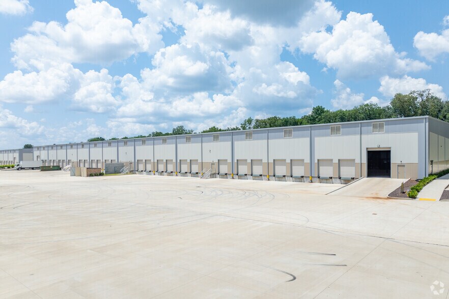 More Photos Of 2139 Logistics Way, Murfreesboro Unknown For Lease