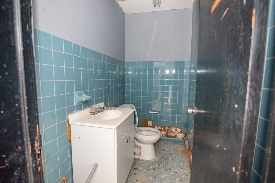 More Photos Of 3301-3317 Garrison Blvd, Baltimore Storefront For Sale