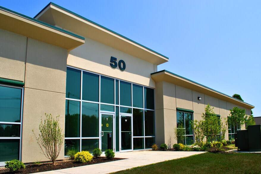 More Photos Of 50 Concord St, Wilmington Light Distribution For Lease