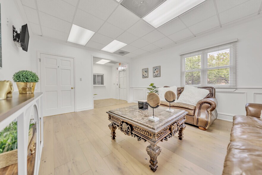 More Photos Of 751 Walnut Knoll Rd, Cordova Office For Sale