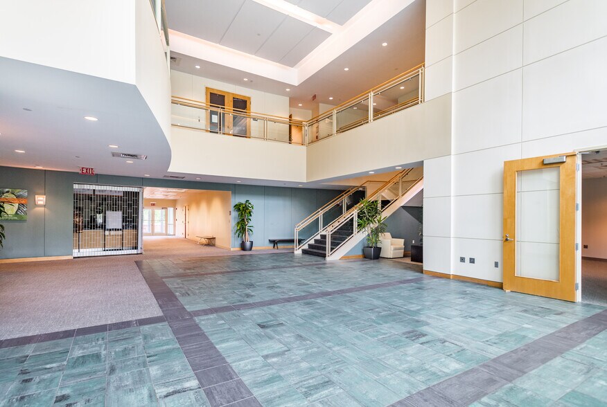 More Photos Of 400 Donald J Lynch Blvd, Marlborough Unknown For Lease