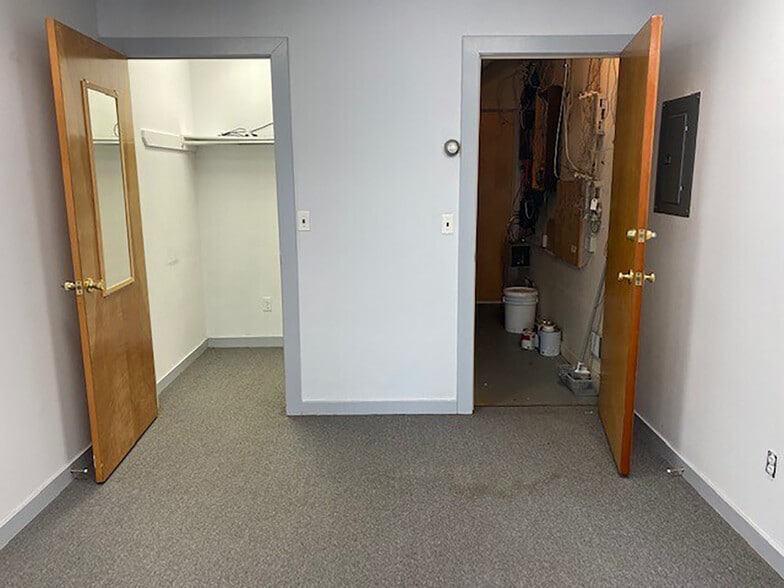 More Photos Of 345 Kinderkamack Rd, Westwood Office For Sale