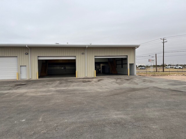 More Photos Of 6306 W Hwy 80, Midland Light Distribution For Lease