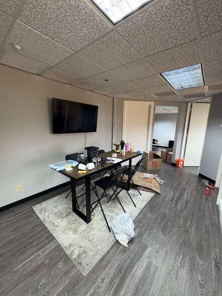 More Photos Of 10240 W Bell Rd, Sun City Office For Lease