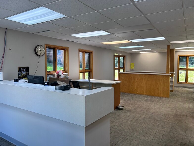 More Photos Of 17833 Hutchins Dr, Minnetonka Medical For Sale