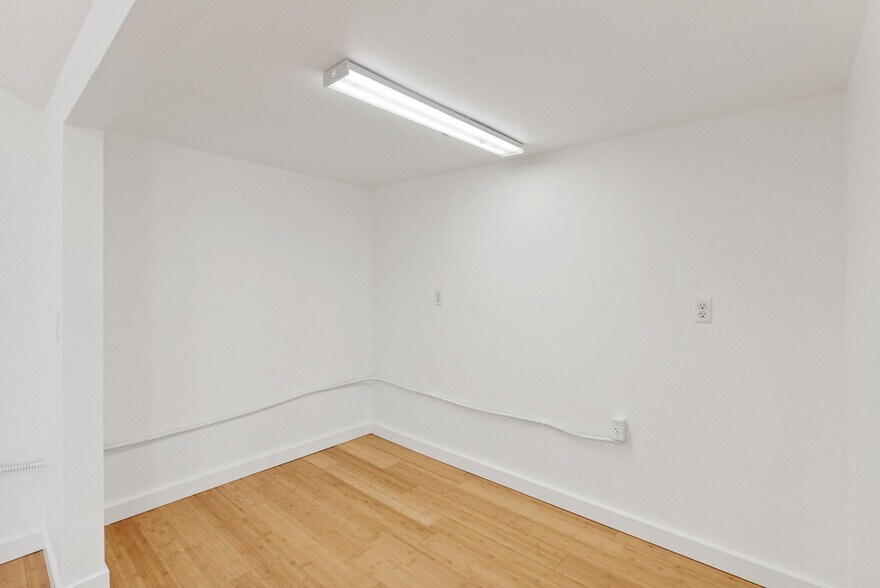 More Photos Of 15 NW Franklin Ave, Bend Office For Sale