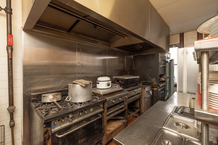 More Photos Of 100 S Washington St, Lake City Restaurant For Sale