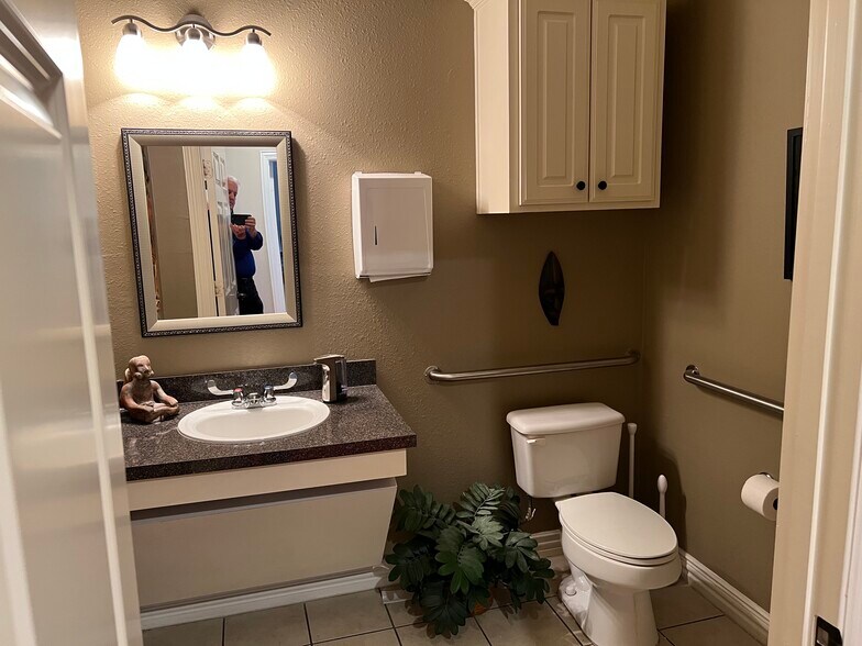 More Photos Of 2840 Keller Springs Rd, Carrollton Medical For Sale