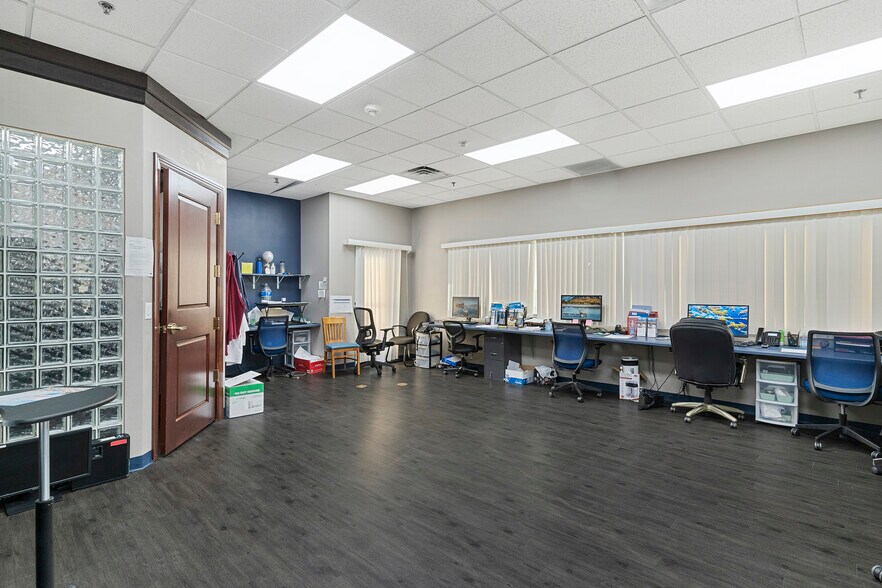 More Photos Of 5440 W Sahara Ave, Las Vegas Medical For Lease