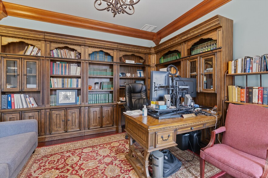 More Photos Of 1092 FM 3000, Elgin Specialty For Sale