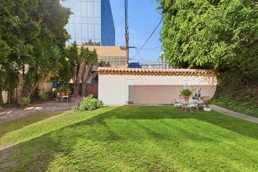 More Photos Of 1232 Smithwood Dr, Los Angeles Apartments For Sale