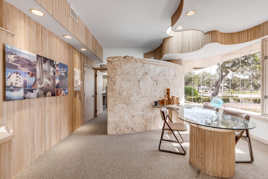 More Photos Of 100-104 Riverside Dr, New Smyrna Beach Office For Sale