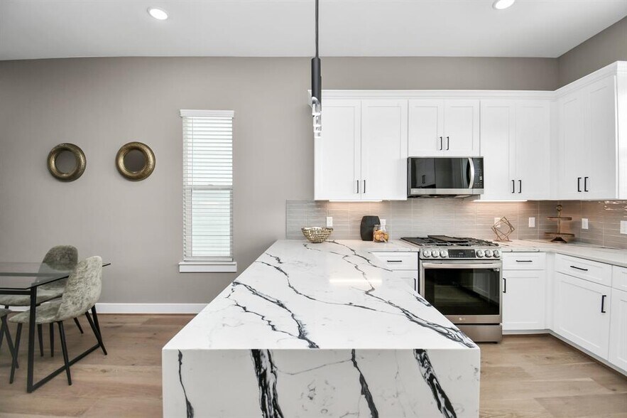 More Photos Of 316 Thornton Rd, Houston Apartments For Sale