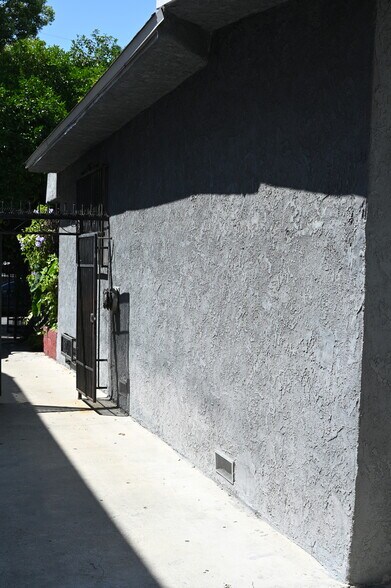 More Photos Of 626 N Breed St, Los Angeles Apartments For Sale