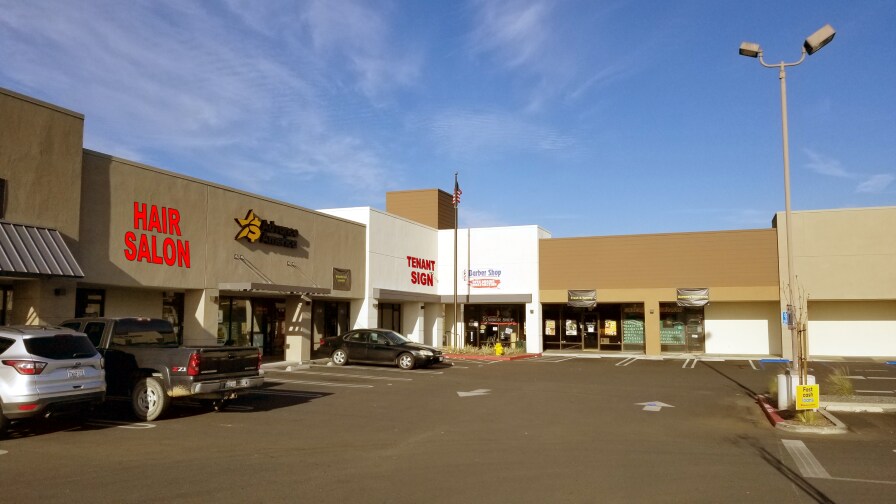 More Photos Of 3104-3232 W Florida Ave, Hemet Storefront For Lease