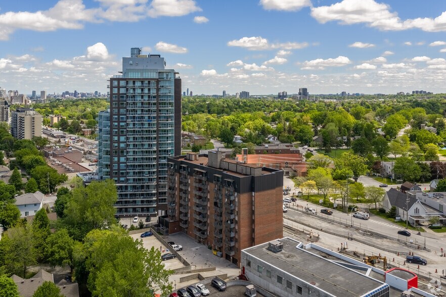 More Photos Of 945 Richmond Rd, Ottawa Apartments For Lease