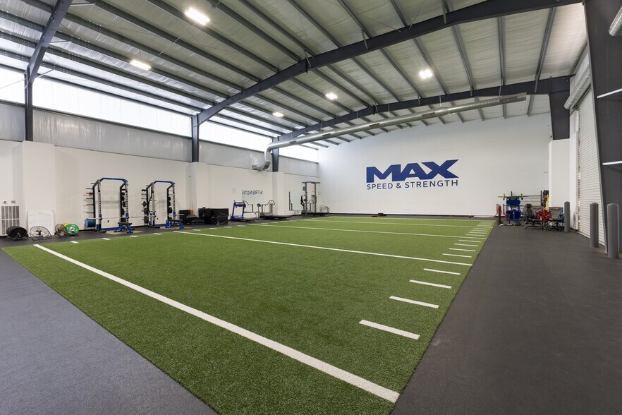 More Photos Of 17555 Roberts Rd, Hockley Industrial For Lease