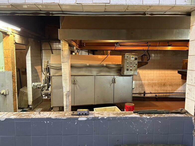 More Photos Of 2620 E Cesar E Chavez Ave, Los Angeles General Retail For Sale