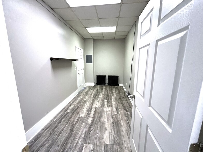 More Photos Of 33 King St, Shippensburg Storefront Retail Residential For Lease