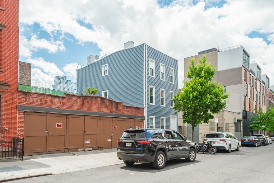More Photos Of 76 Java St, Brooklyn Apartments For Sale
