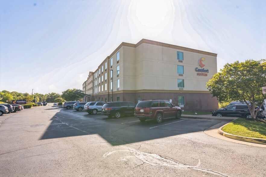 More Photos Of 7350 Williamson Blvd, Manassas Hotel For Sale