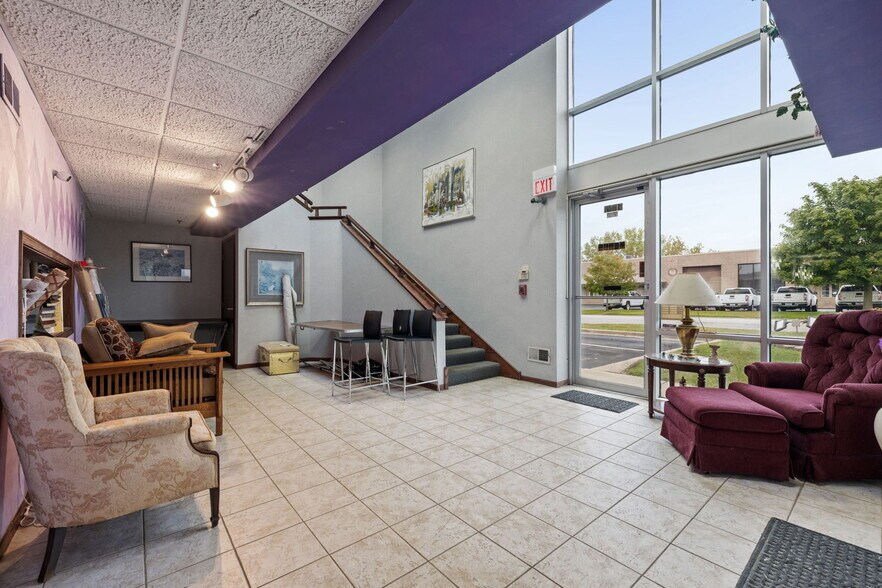 More Photos Of 5601 W 120th St, Alsip Light Distribution For Sale