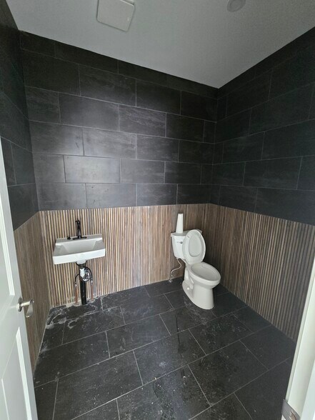 More Photos Of 72 Van Dyke St, Brooklyn Apartments For Lease