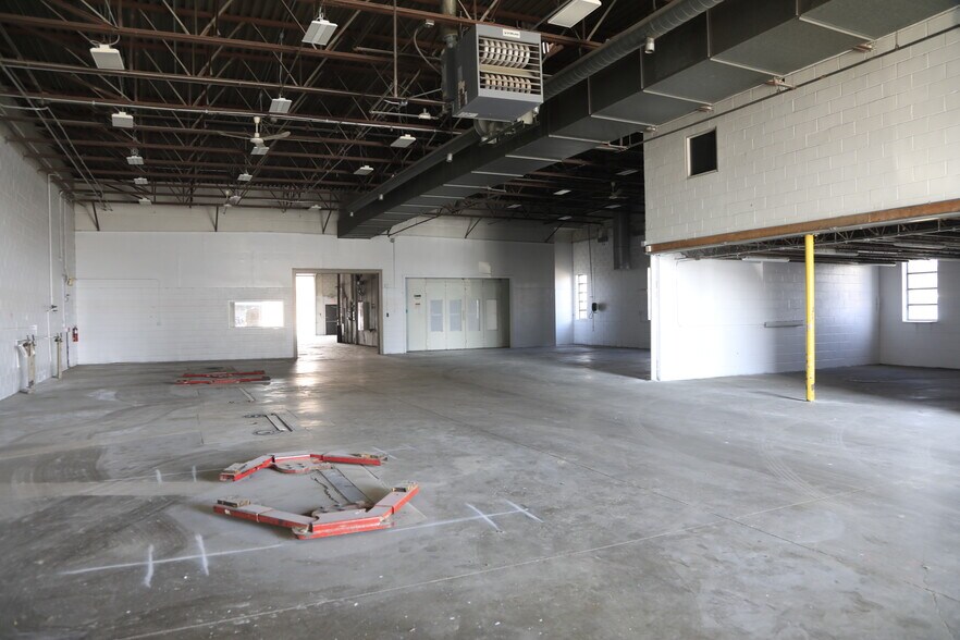 More Photos Of 2080 Harlem Ave, Riverside Auto Repair For Lease