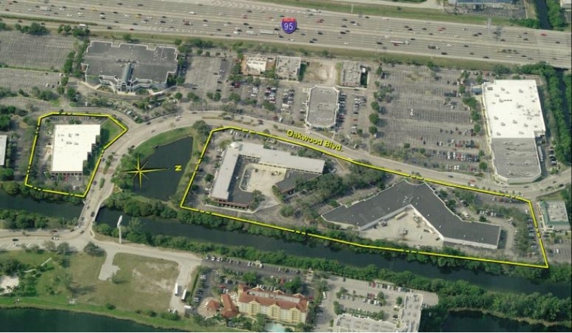 More Photos Of 1 Oakwood Blvd, Hollywood Unknown For Lease