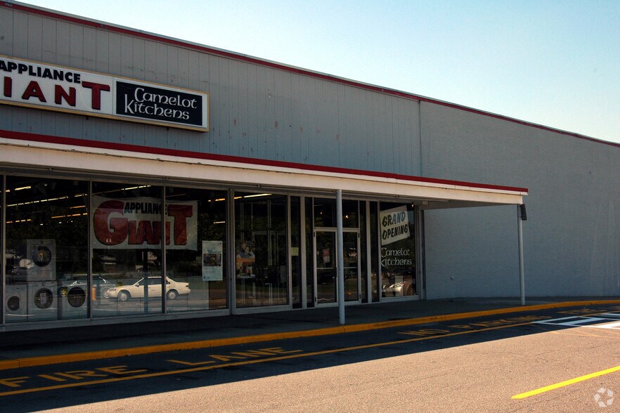 More Photos Of 1892 Central Ave, Albany Storefront For Lease