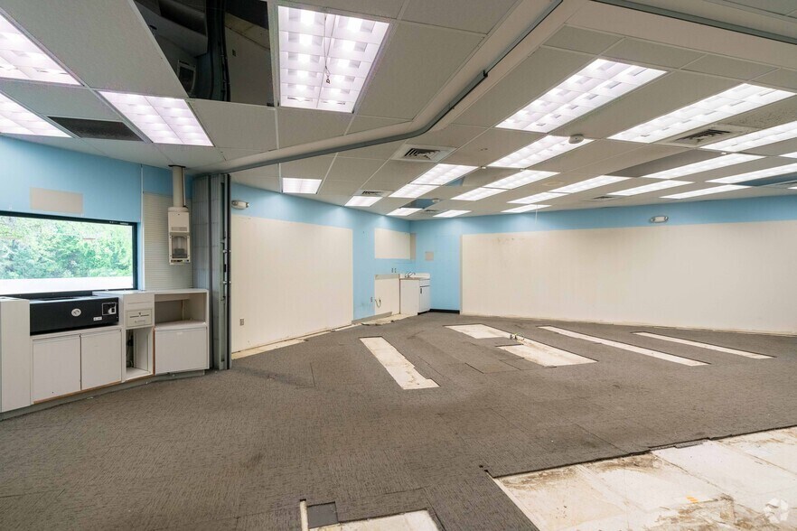 More Photos Of 800 N Orange Ave, Green Cove Springs Freestanding For Lease