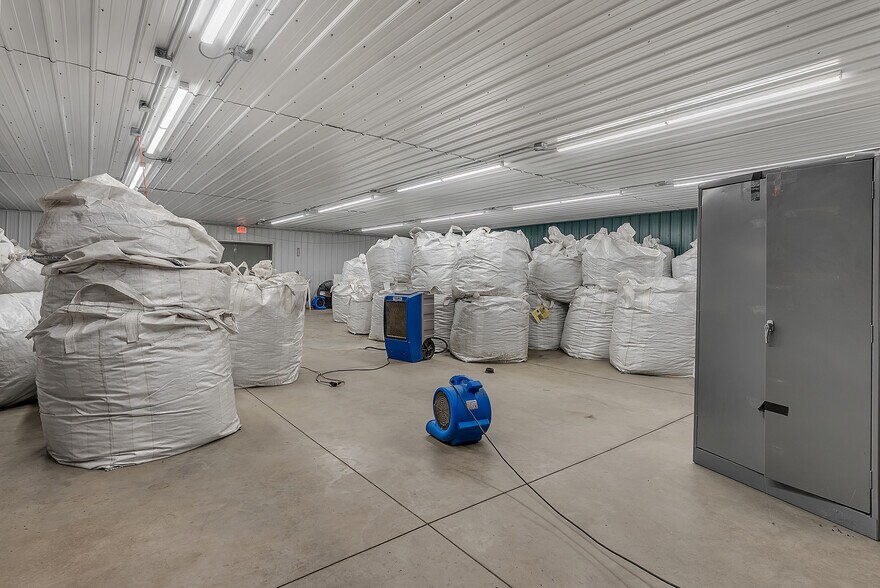 More Photos Of 21736 Bedford Rd N, Battle Creek Industrial For Sale