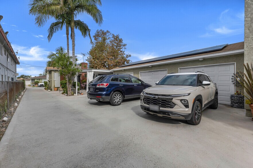 More Photos Of 10914 S Osage Ave, Inglewood Multifamily For Sale