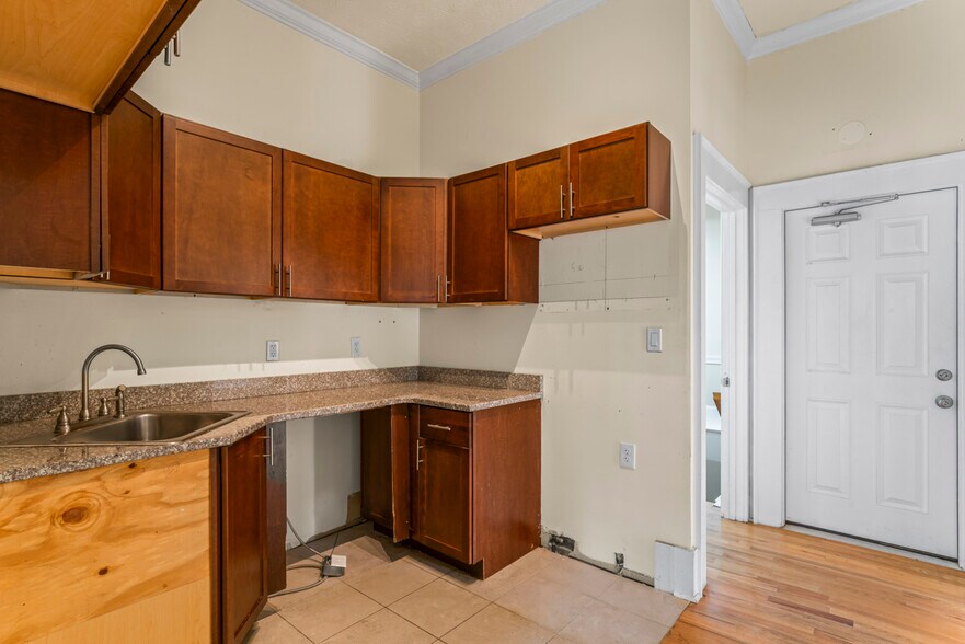 More Photos Of 4953 Presidents Way, Tucker Loft Creative Space For Sale