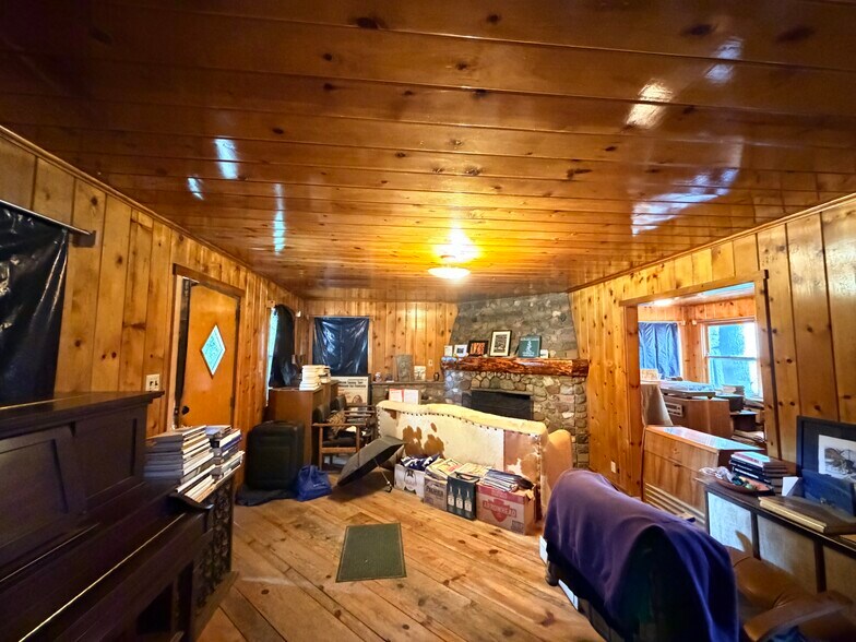 More Photos Of 54225 Pine Crest, Idyllwild-Pine Cove General Retail For Sale