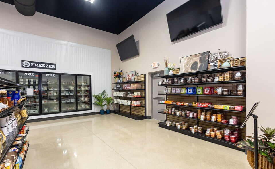 More Photos Of 1000 Colettas Way, Delphos Industrial For Sale